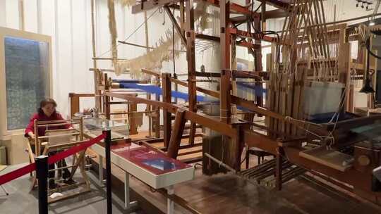 大型织布机纺织工艺丝绸制作视频素材模板下载