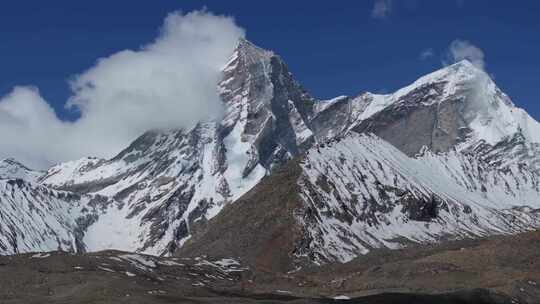 航拍西藏阿玛直米雪山