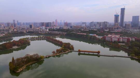 航拍大气城市湖景