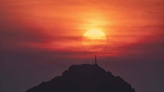 广西柳州鹅山长焦日落延时摄影