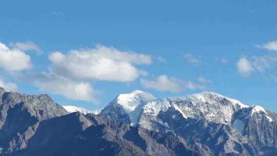 雅拉雪山