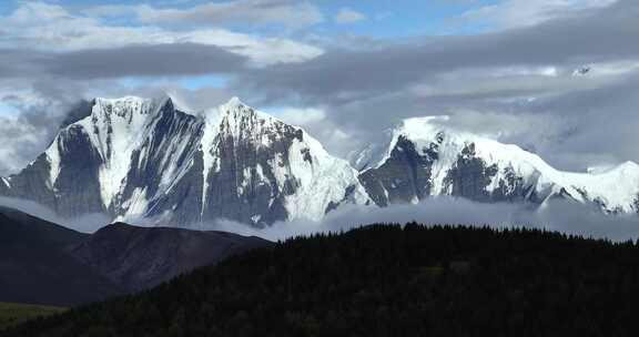 雪山森林 贡嘎群山