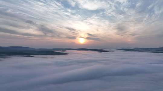 航拍黎明辽阔山川云海朝阳视频素材模板下载