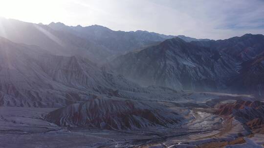 侧逆光雪后深山腹地视频素材模板下载