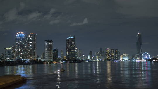 海滨城市夜景