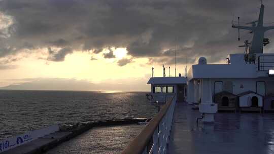 雨后爱琴海上的阳光