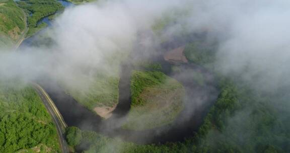 航拍大兴安岭风光扎敦河湿地晨雾