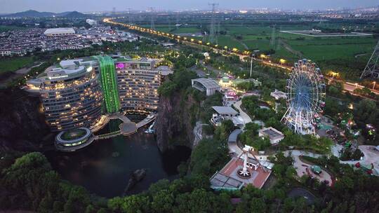 高视角国际著名酒店佘山世茂洲际酒店夜景