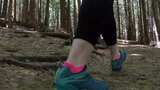 跑步 女人 森林 锻炼高清在线视频素材下载