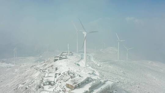 金华东白山雪景电力风车云海风光4K航拍