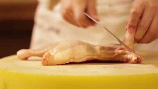 厨师拆解切分鸡肉 (8)视频素材模板下载