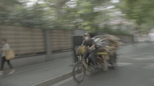 上海街头慢门废品三轮车