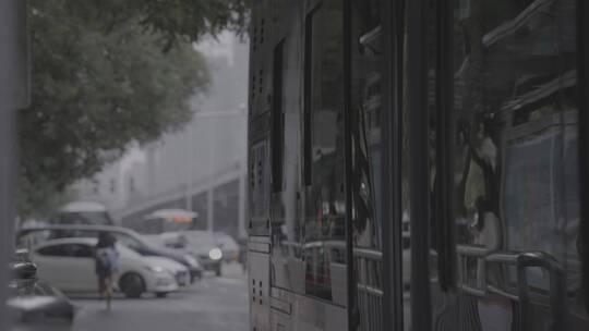 北京国贸公交车人流