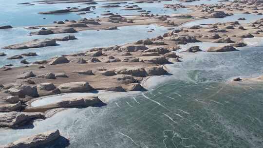 青海海西水上雅丹沙地湖面航拍视频