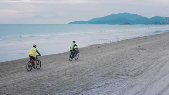 海边沙滩骑行