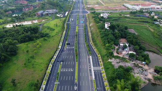 航拍南宁蒲兴大道宽畅的公路