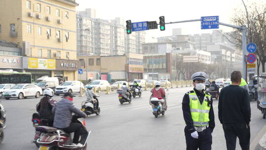 早高峰城市人流车流忙碌生活