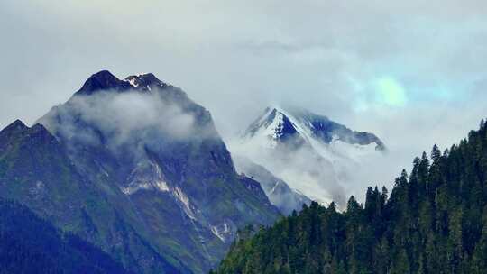 西藏雪山4k航拍