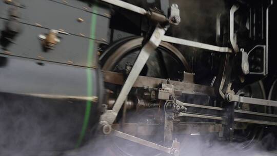 老式蒸汽机车在工作视频素材模板下载