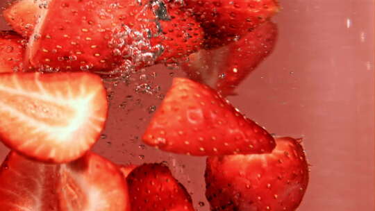 唯美草莓 草莓入手