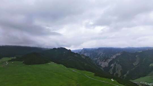 新疆独库公路唐古拉风暴天山神秘大峡谷