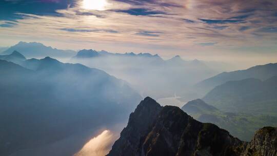 云雾笼罩的阿尔卑斯山视频素材模板下载