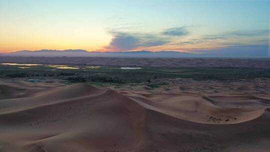 阿拉善腾格里沙漠清晨朝霞航拍视频视频素材模板下载