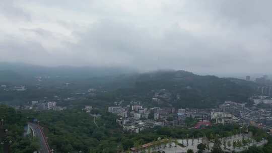 西南县城仁寿雨前一角高清在线视频素材下载