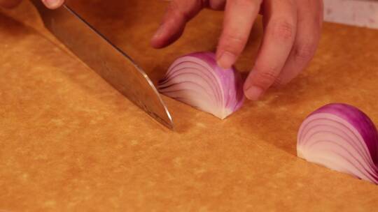 厨师切紫洋葱视频素材模板下载