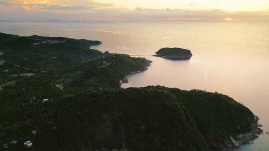 泰国帕岸岛日落海滩的Koh Nang源岛