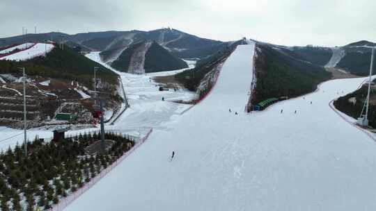 航拍张家口崇礼滑雪场北京冬奥会场地滑雪
