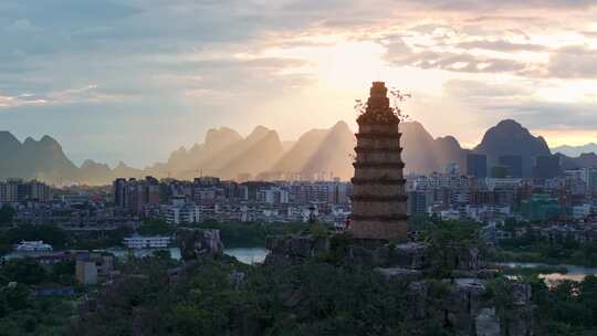 桂林山水城市日落