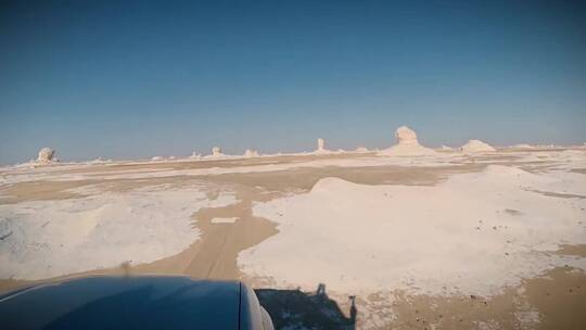 沙漠中的越野驾驶视频素材模板下载