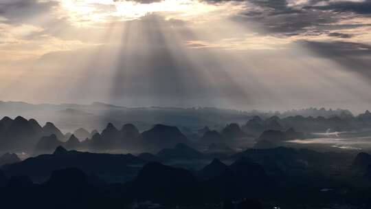 航拍广西桂林十万大山风光喀斯特地貌