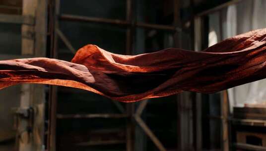 飘动的红色布料