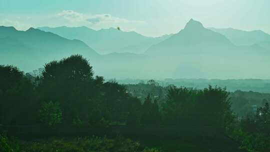 航拍秦岭圭峰山夕阳落日