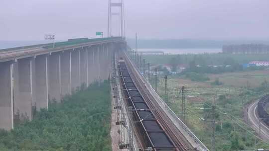 浩吉铁路武汉局荆州长江公铁大桥视频素材模板下载
