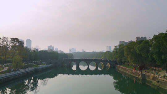 城市河流石拱桥