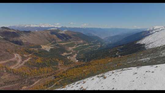 秋季雪山