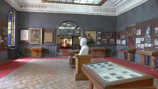 佐治亚州戈里——2022年8月15日：约瑟夫·斯大林故乡戈里博物馆的大厅视频素材模板下载