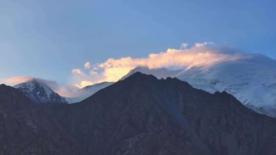 帕米尔高原雪山