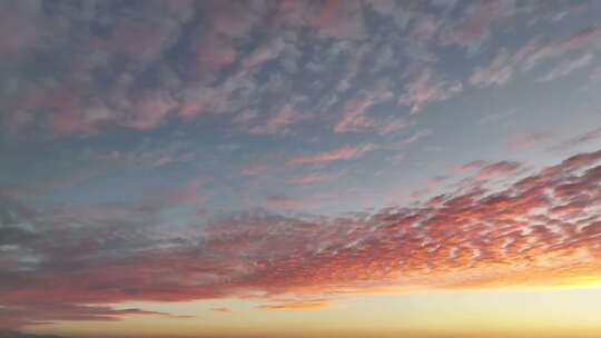 夕阳晚霞鱼鳞云火烧云