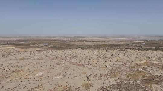 航拍新疆秋天沙漠视频素材模板下载