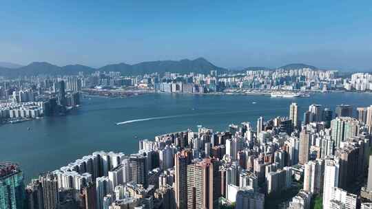 航拍香港维多利亚港城市天际线万里无云风景