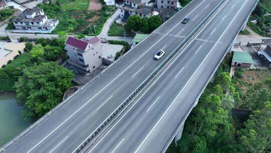 公路汽车航拍交通俯拍道路汽车行驶高速公路