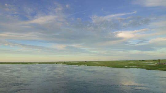 美丽草原河流