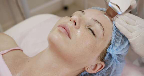 现代美容水疗中心的专业护肤护理
