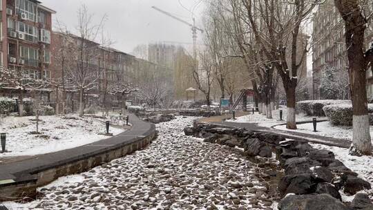 小区下雪花园绿化视频素材模板下载