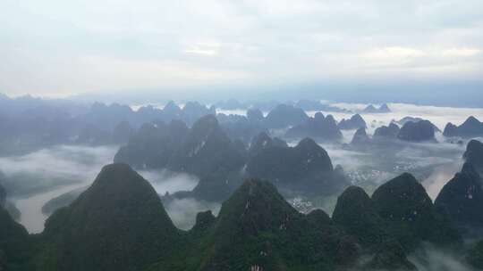 航拍雨后阳朔遇龙河山川云雾