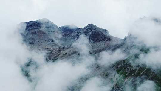 川西四姑娘山山谷雪山河流大气唯美航拍风光